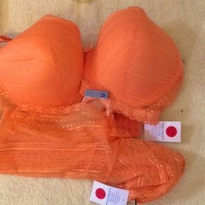 NWT 2 pc Bra Set Orange size 40c / 2 x